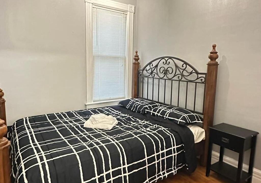 Photo of Bedroom in Utica
