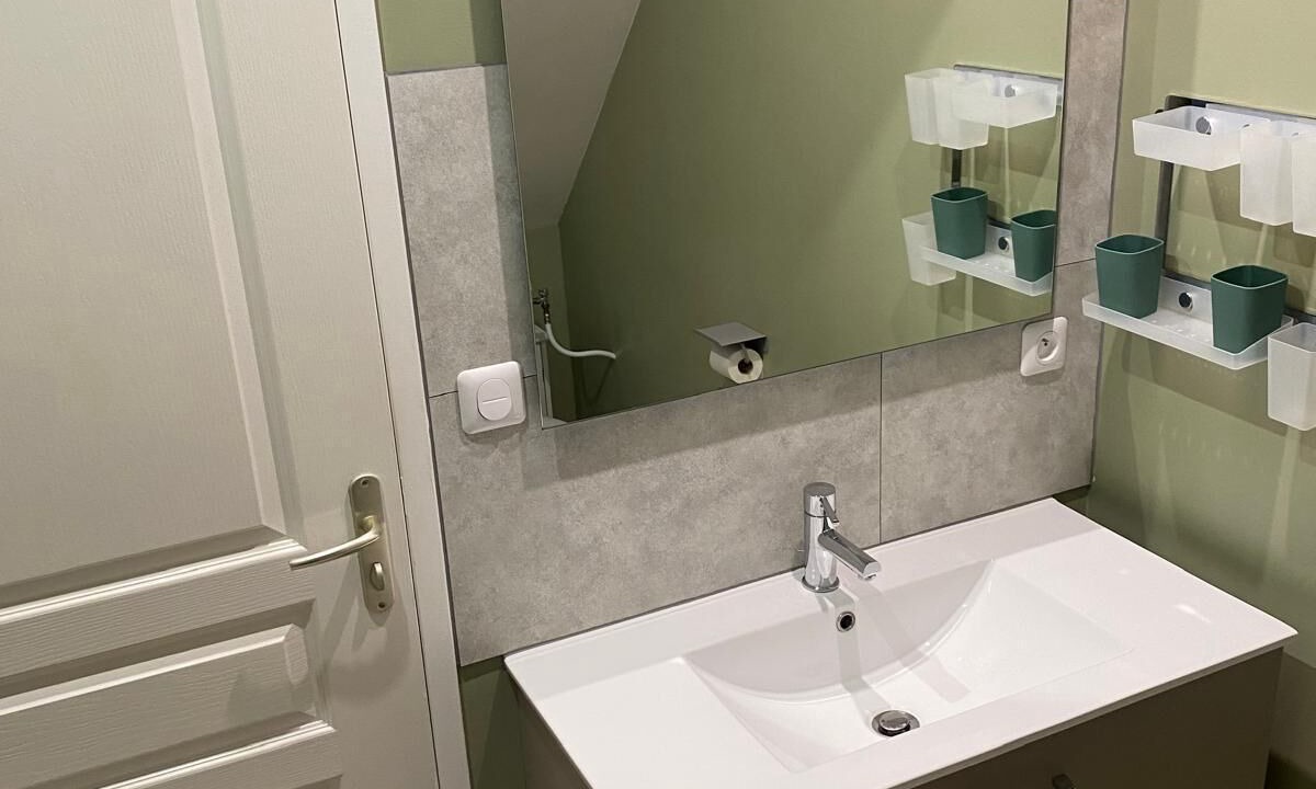 Photo of Bathroom in Roeze-sur-Sarthe