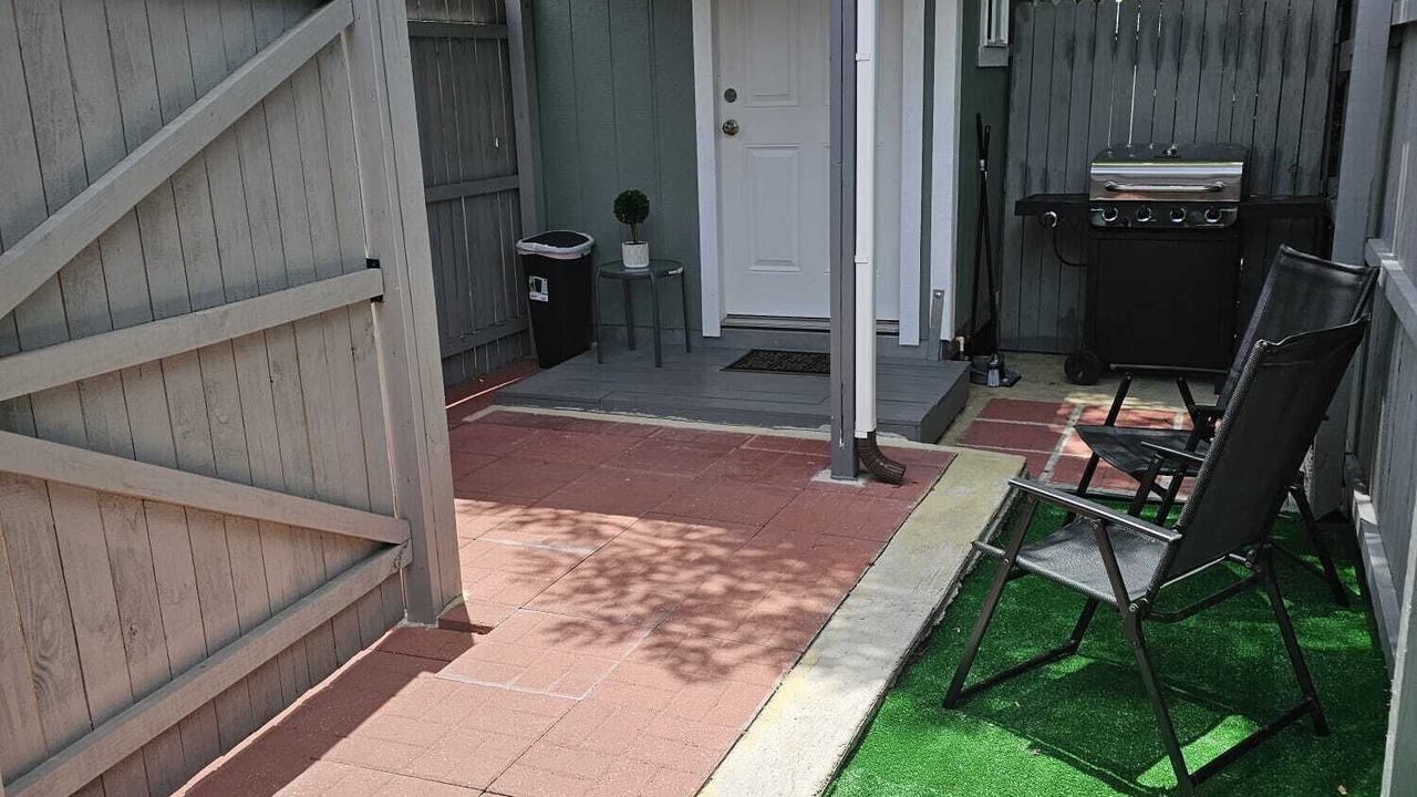 Photo of Patio Balcony in Azalea Park