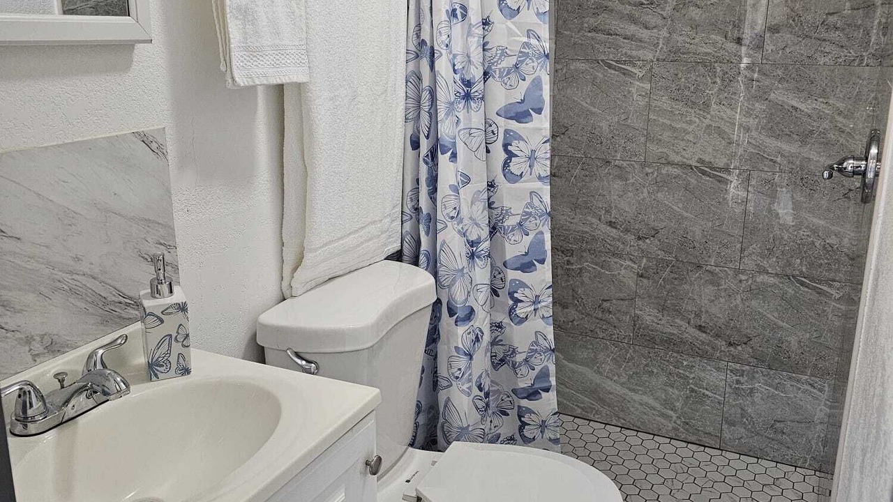 Photo of Bathroom in Azalea Park