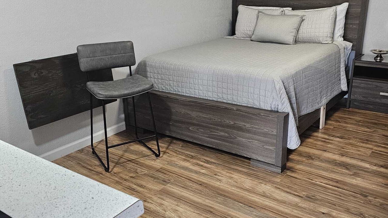 Photo of Bedroom in Azalea Park