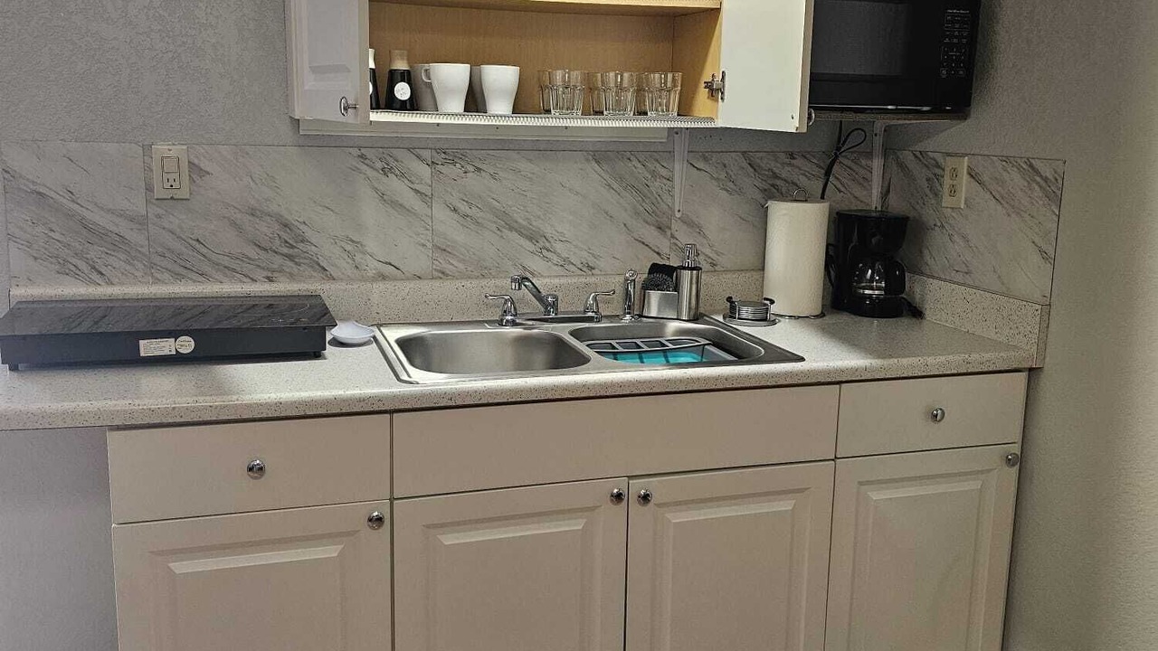 Photo of Kitchen in Azalea Park