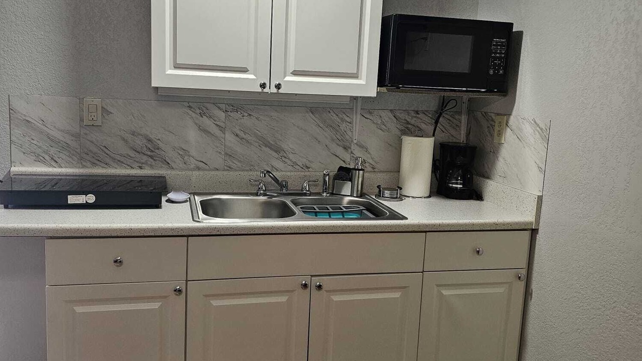 Photo of Kitchen in Azalea Park