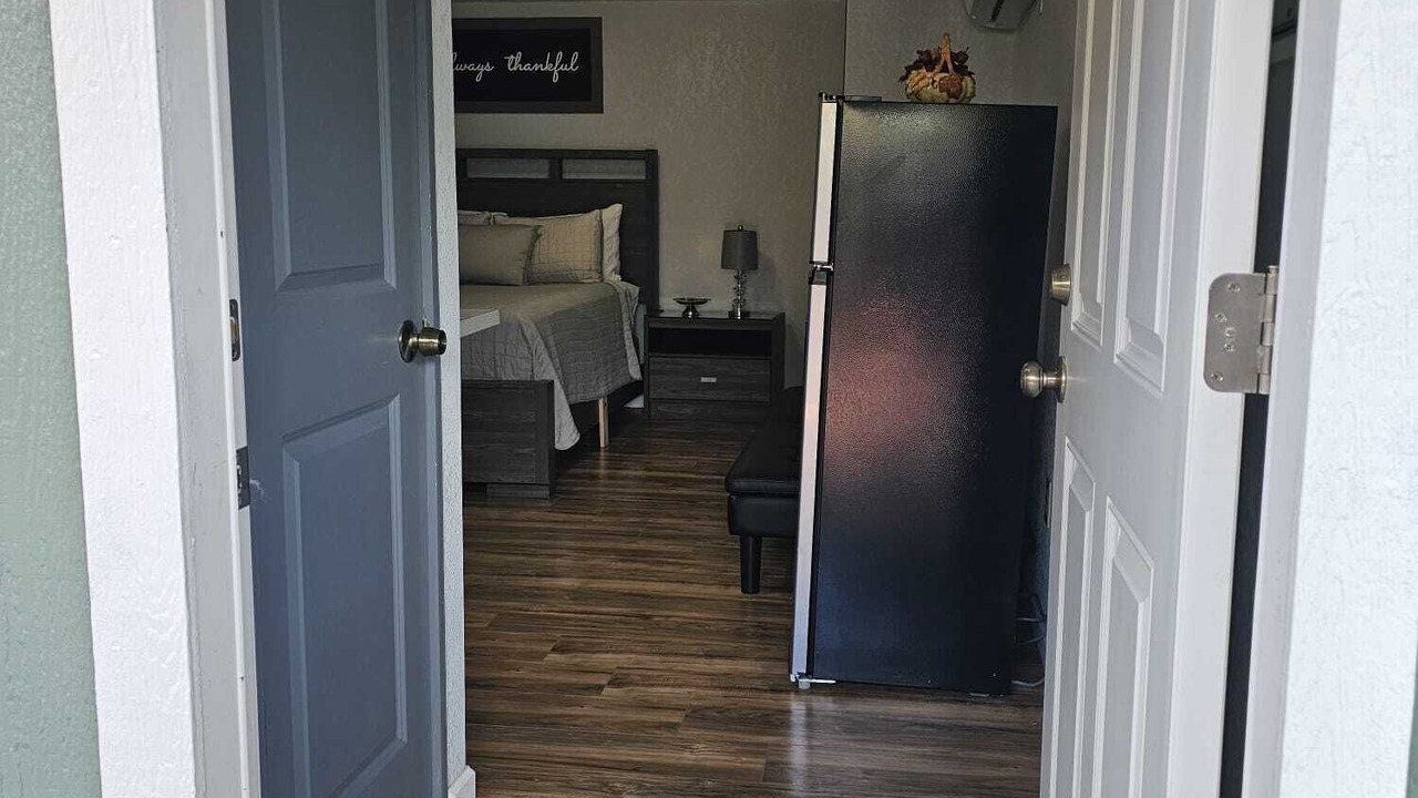 Photo of Bedroom in Azalea Park