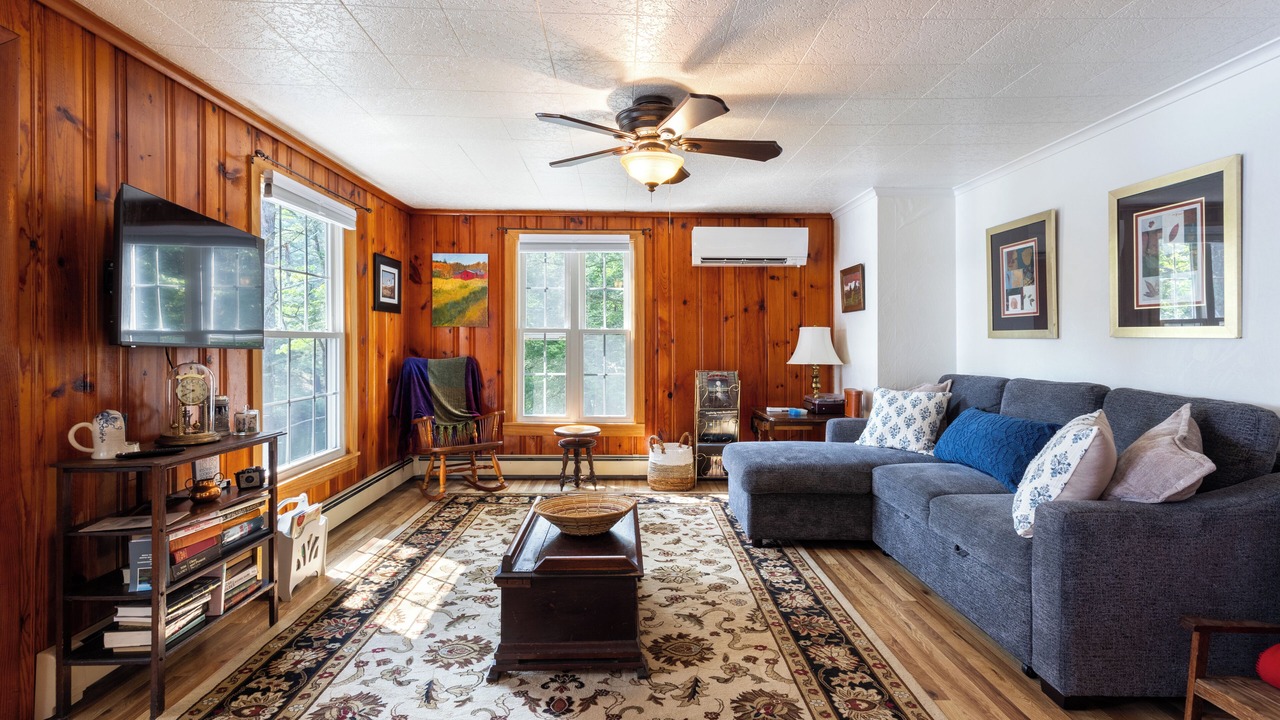 Photo of Livingroom in New Durham