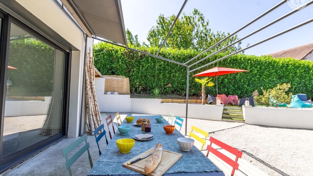 Photo of Outdoor in Domessin