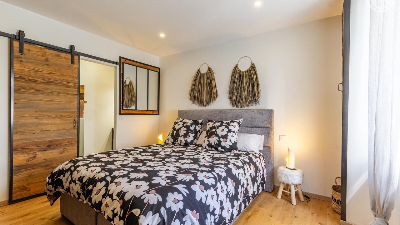 Photo of Bedroom in Domessin