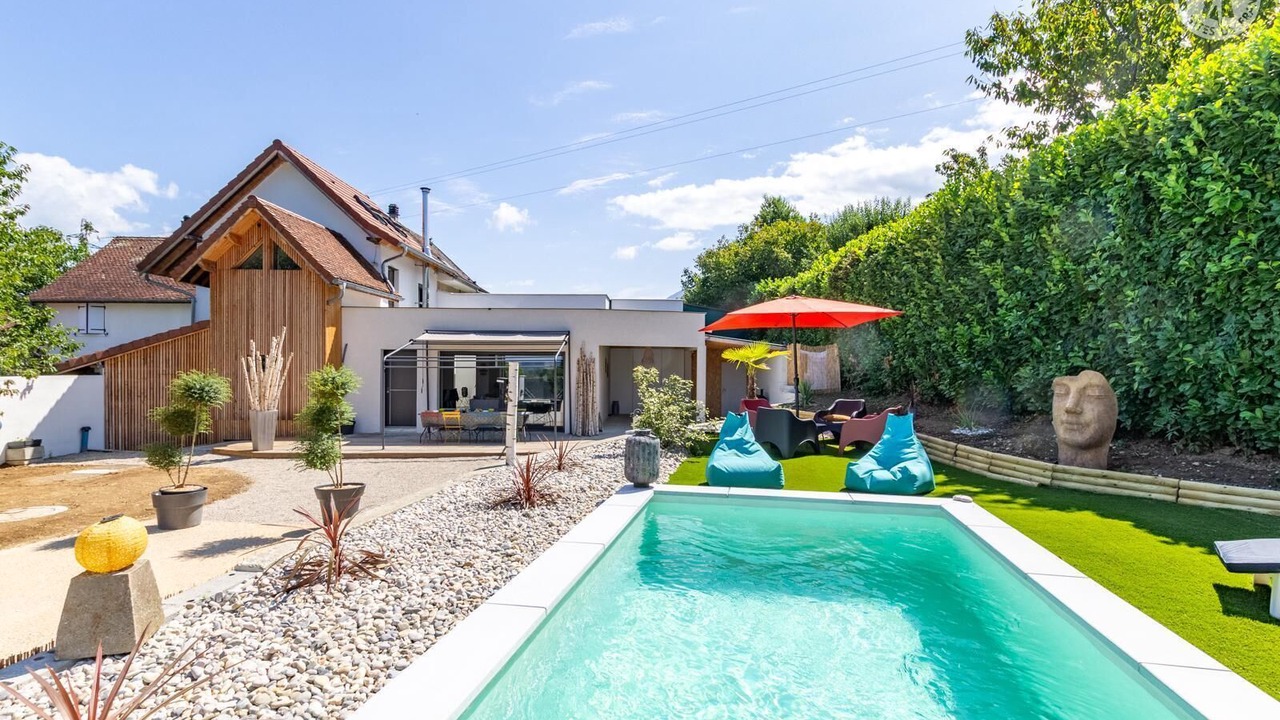 Photo of Outdoor in Domessin