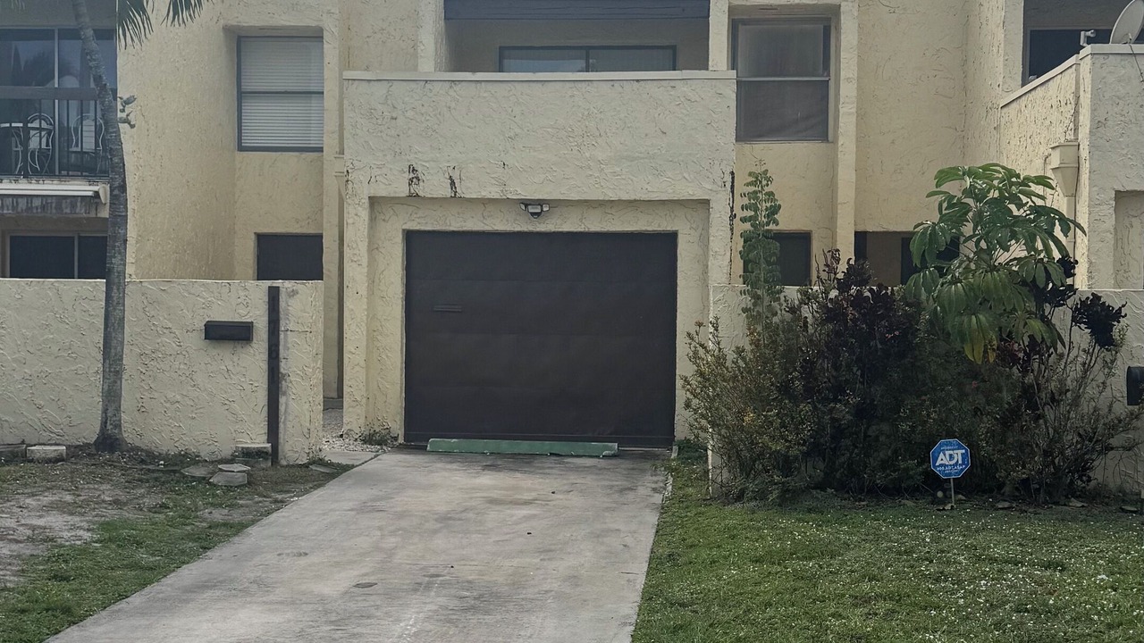 Photo of Outdoor in Lauderhill