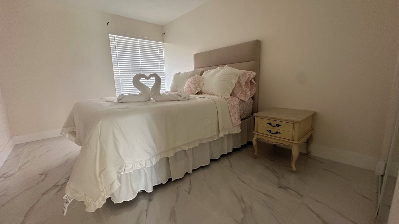 Photo of Bedroom in Lauderhill