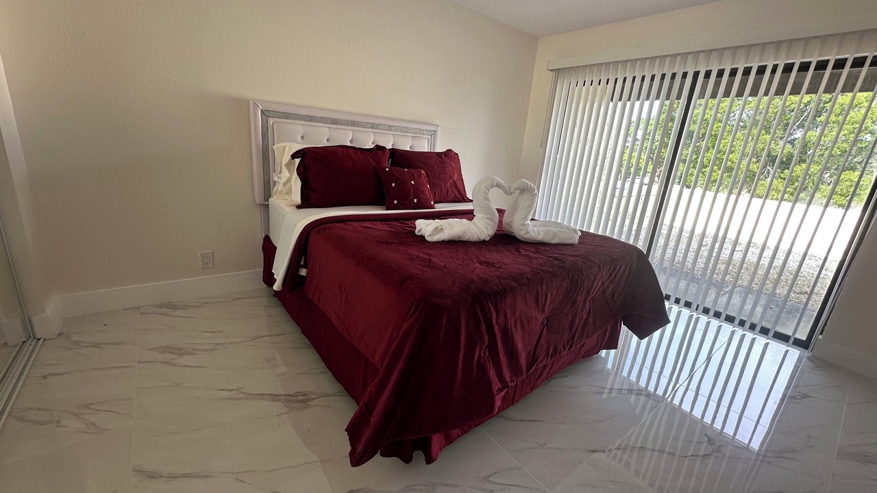 Photo of Bedroom in Lauderhill
