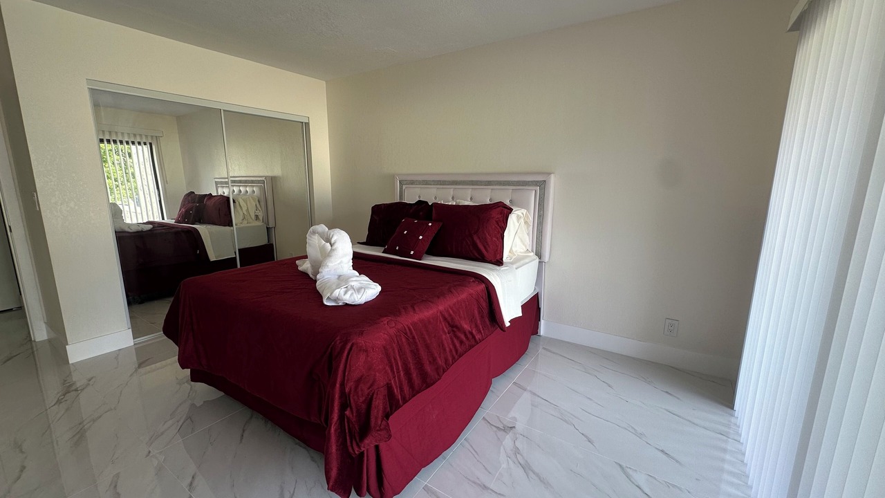 Photo of Bedroom in Lauderhill
