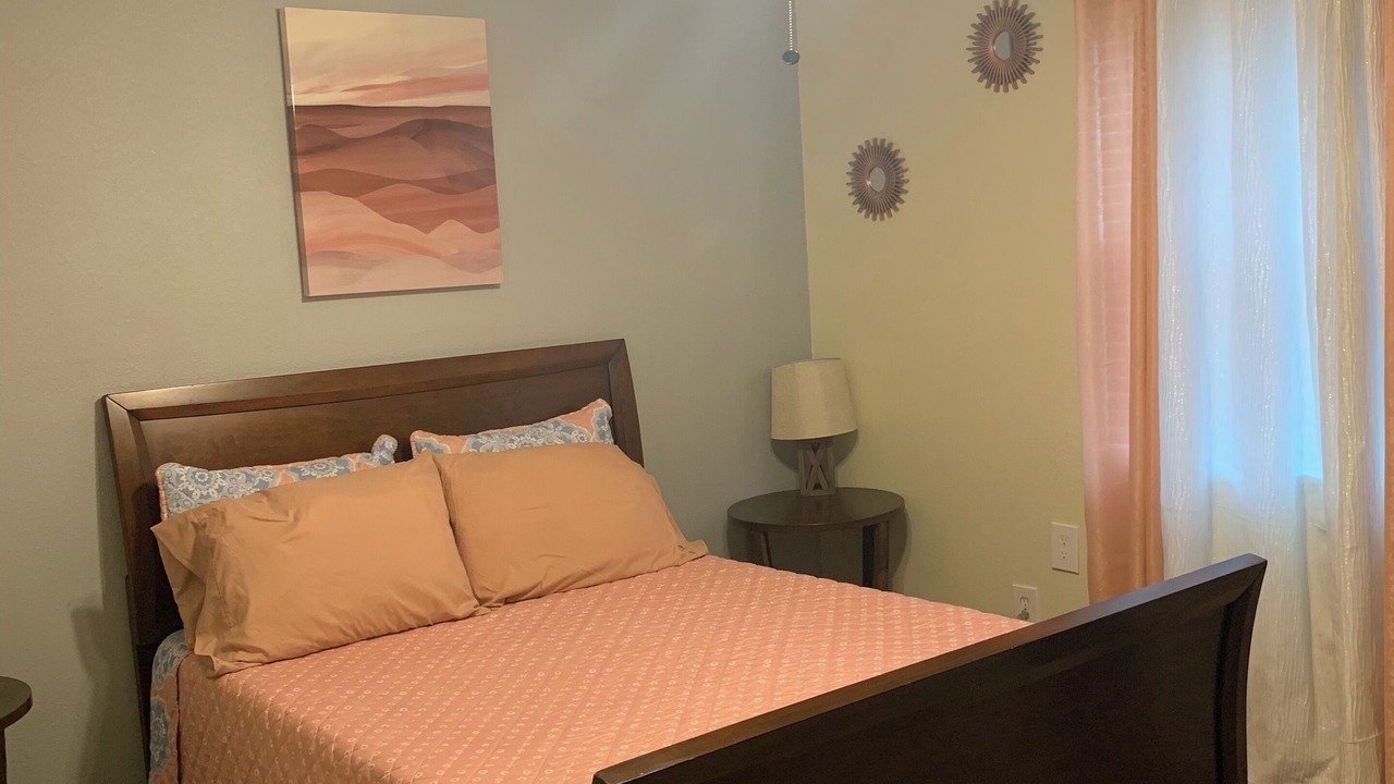 Photo of Bedroom in Mount Houston