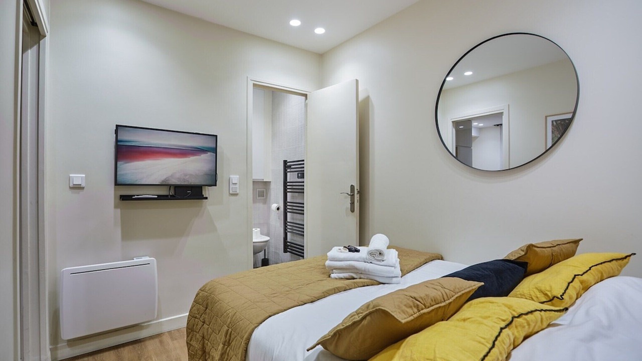 Photo of Bedroom in Pigalle