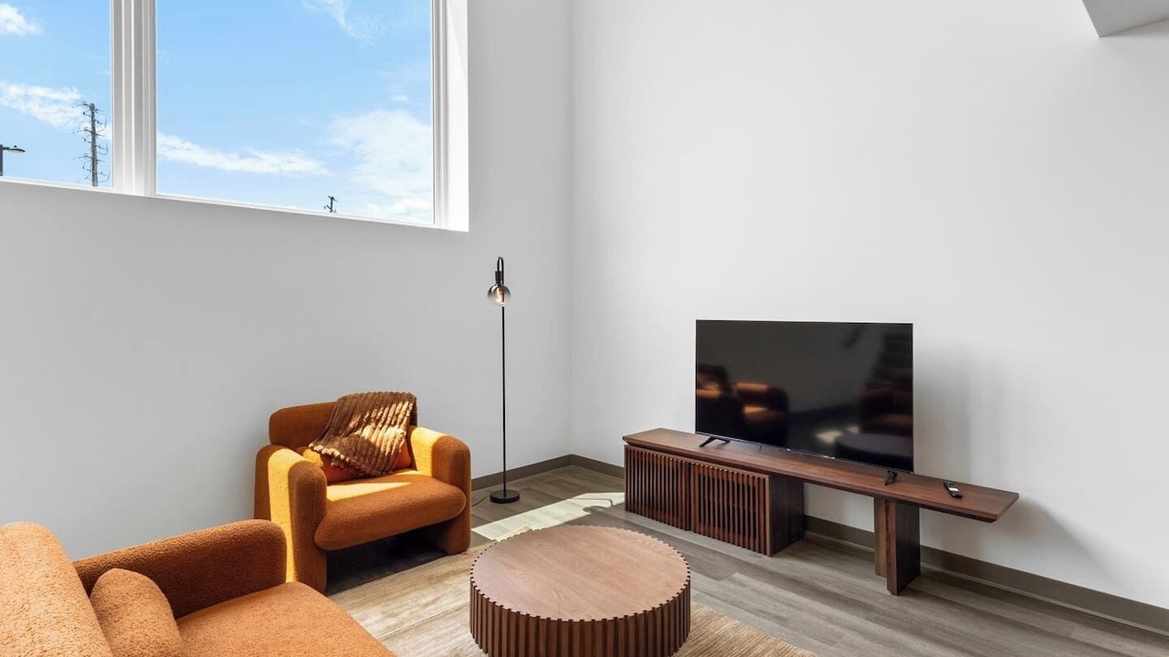 Photo of Livingroom in University Circle