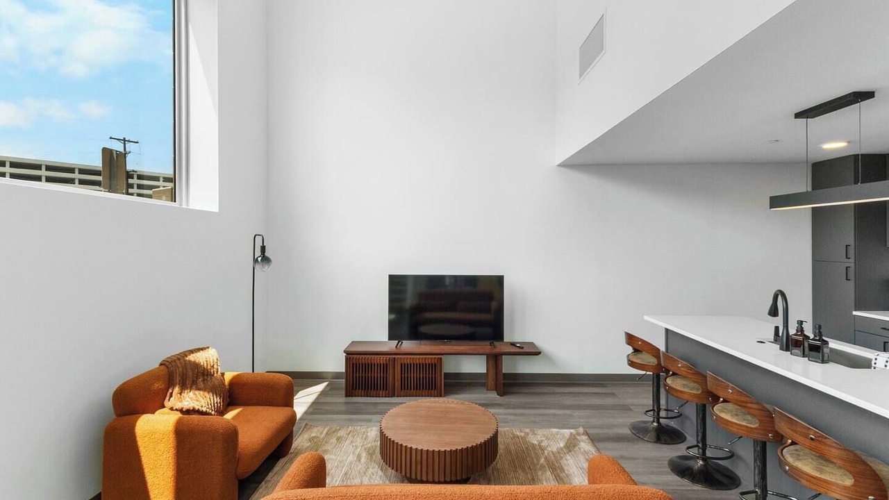 Photo of Livingroom in University Circle