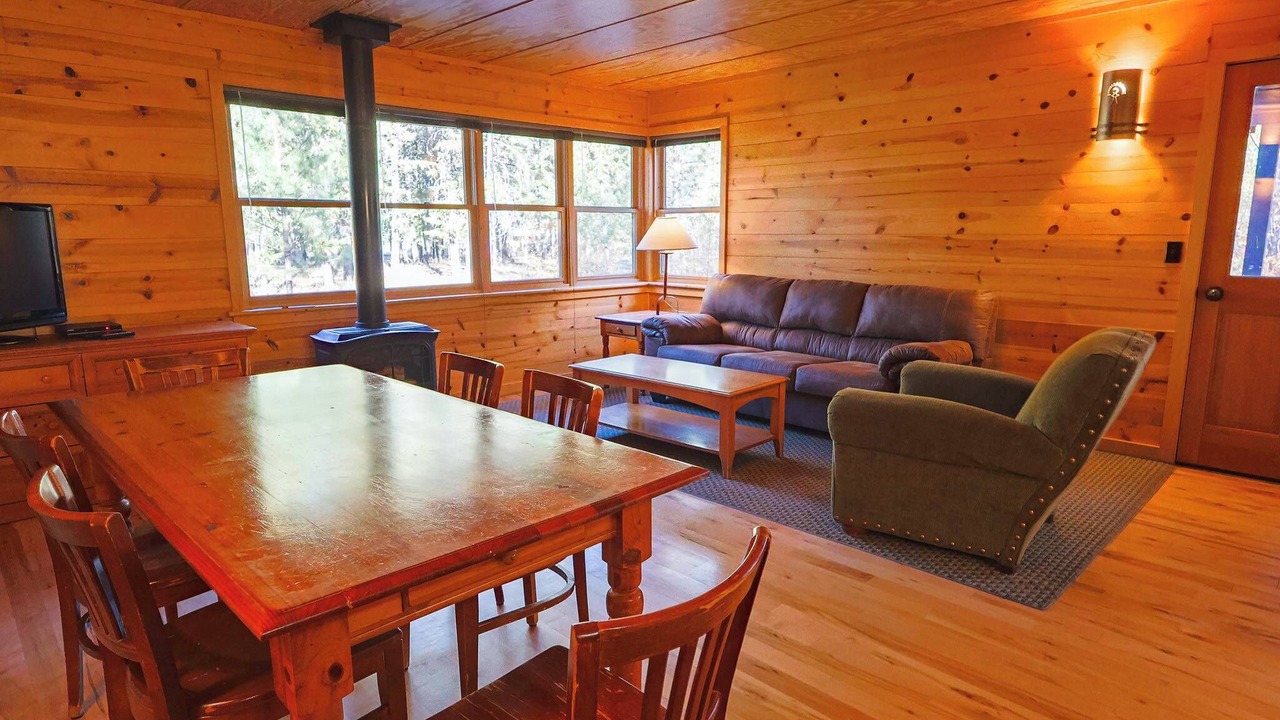 Photo of Livingroom in Mazama