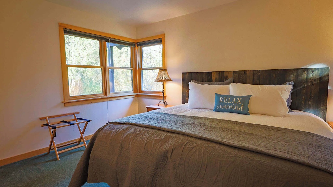 Photo of Bedroom in Mazama