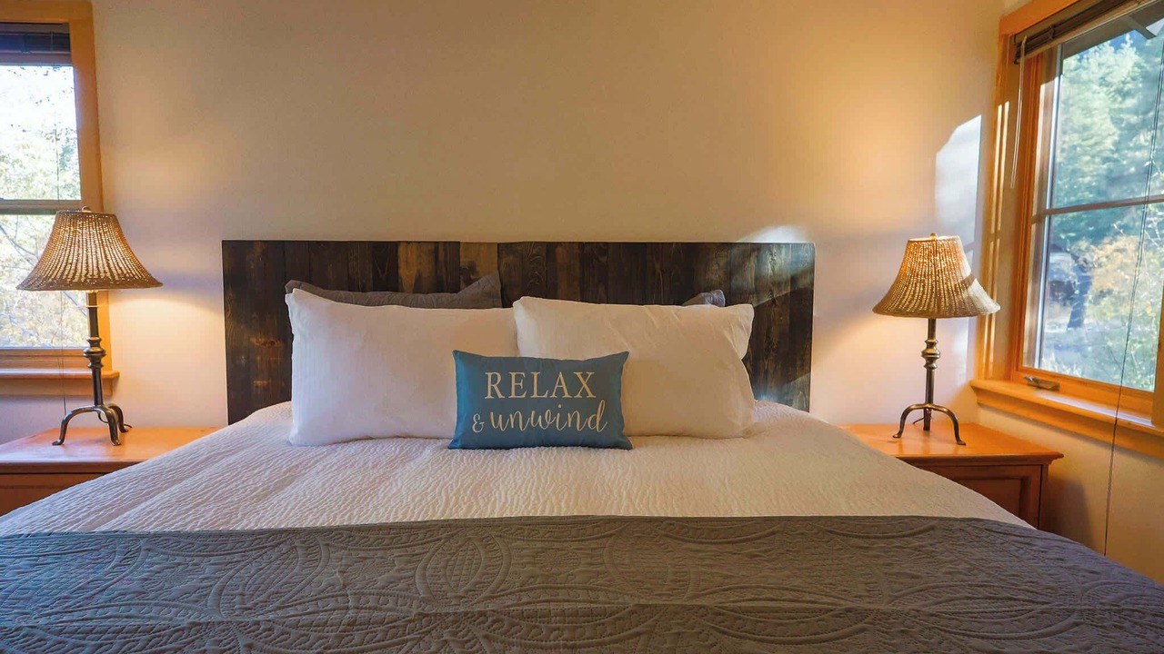 Photo of Bedroom in Mazama
