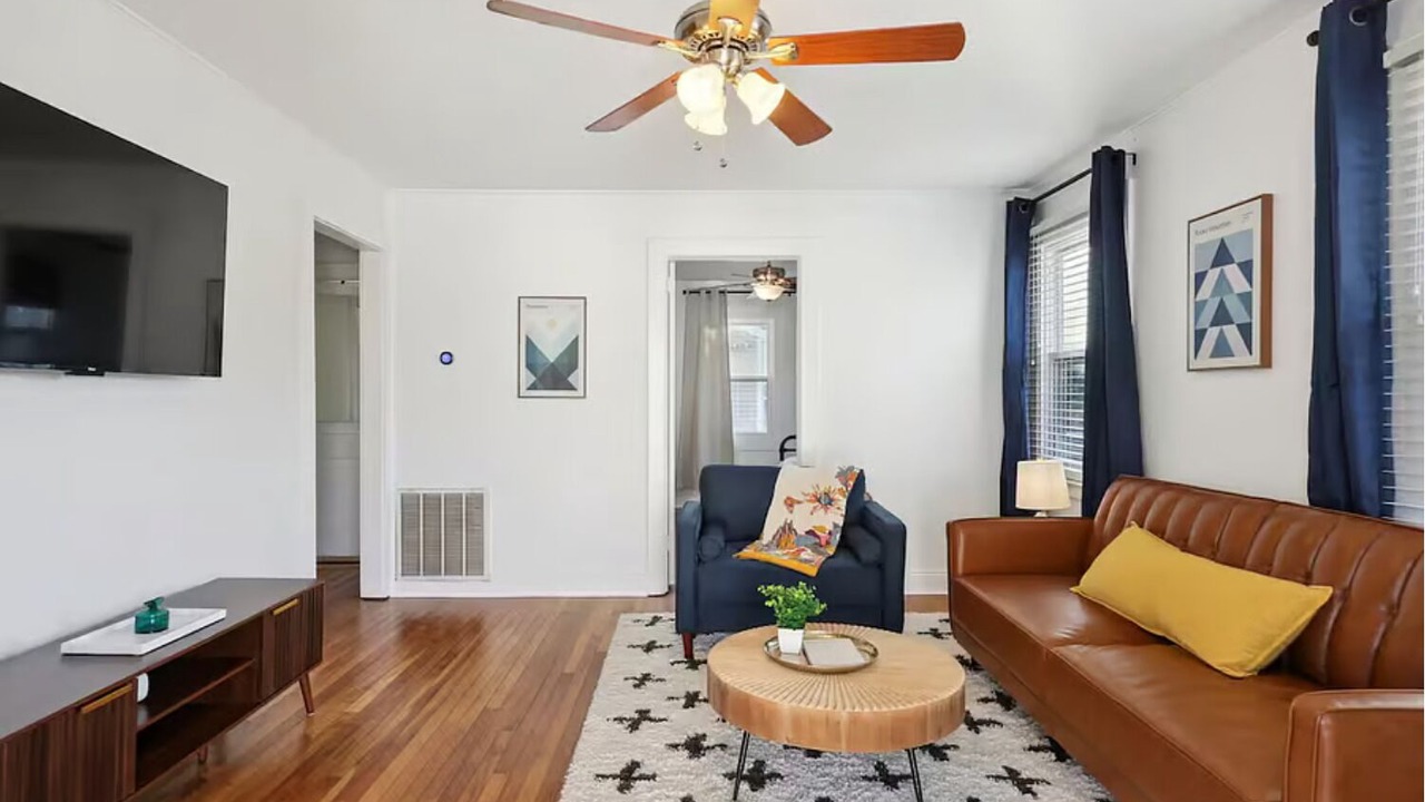 Photo of Livingroom in Kenner - Louis Armstrong International Airport