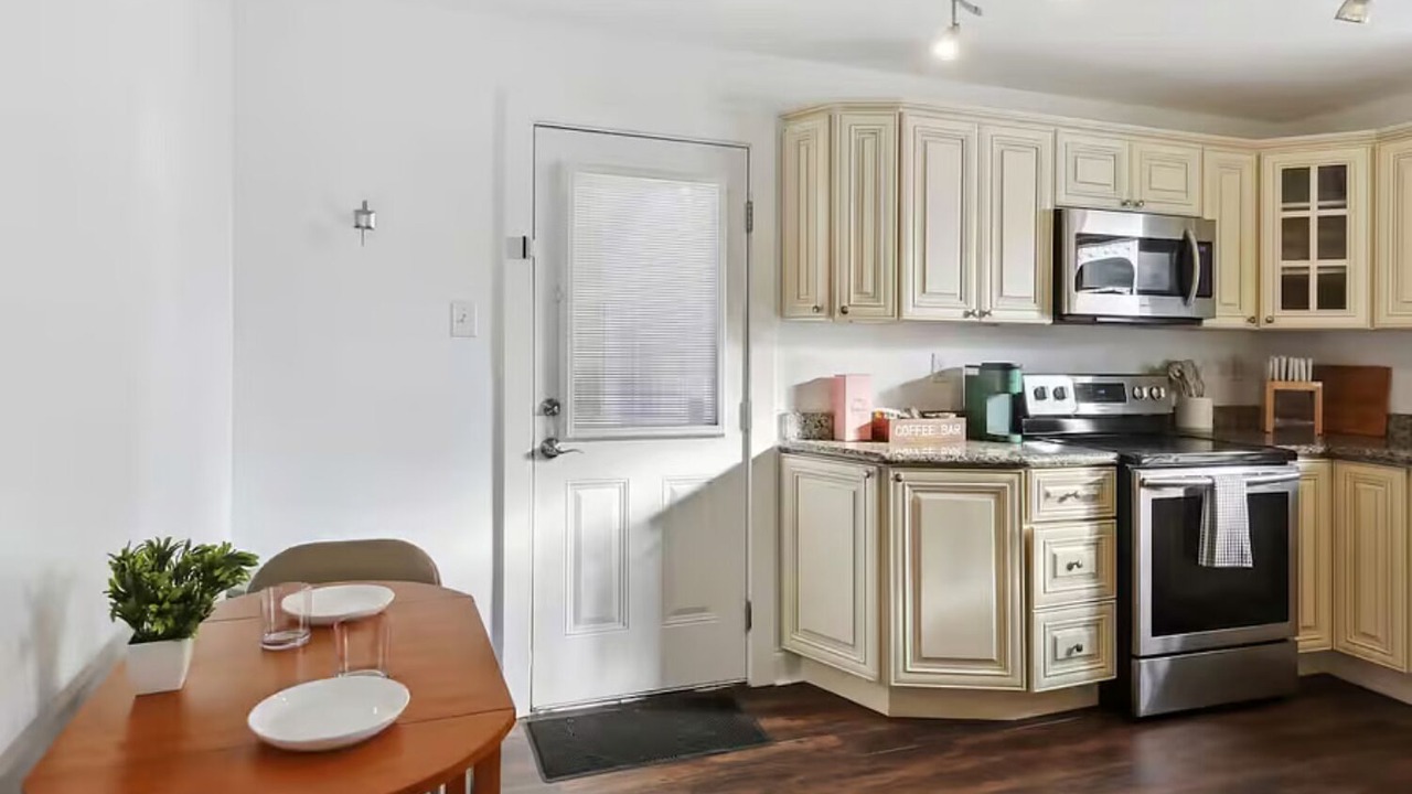 Photo of Kitchen in Kenner - Louis Armstrong International Airport
