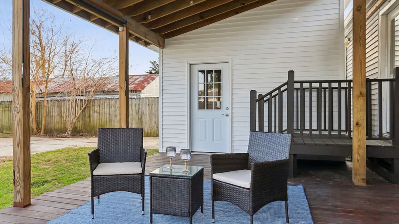 Photo of Patio Balcony in Kenner - Louis Armstrong International Airport