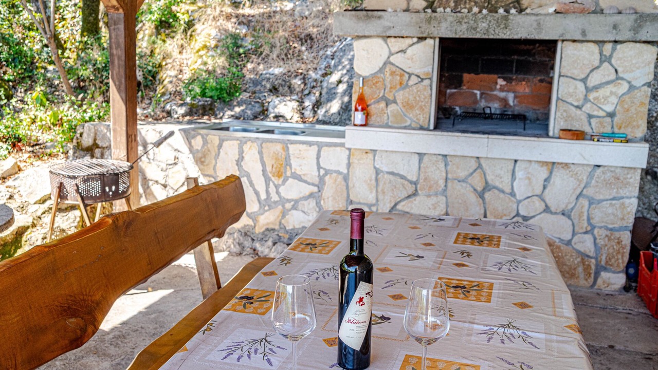 Photo of Outdoor in Janjina