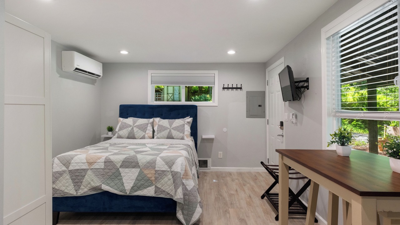 Photo of Others in Gold Bar