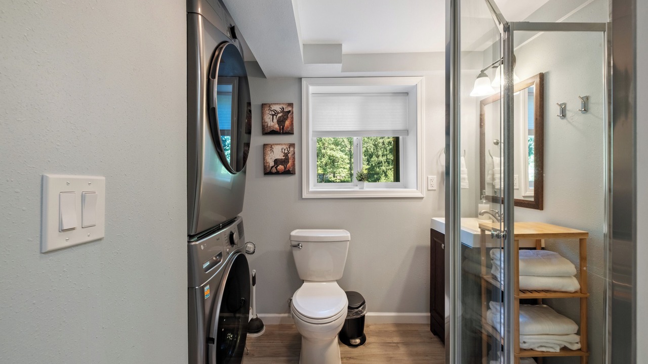 Photo of Bathroom in Gold Bar