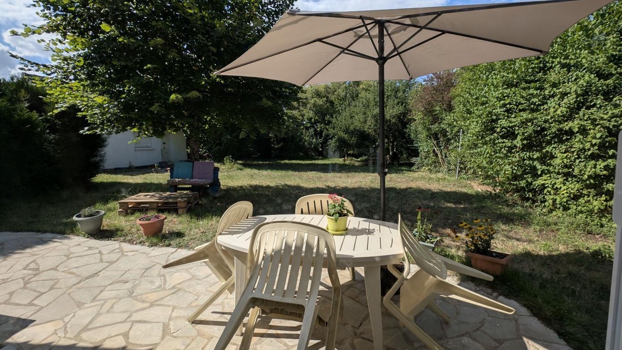 Photo of Outdoor in Charge