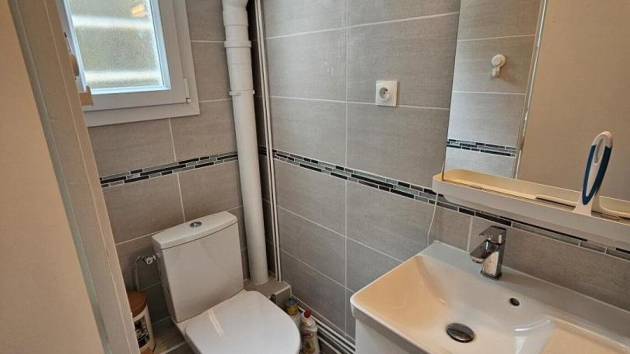 Photo of Bathroom in Charge