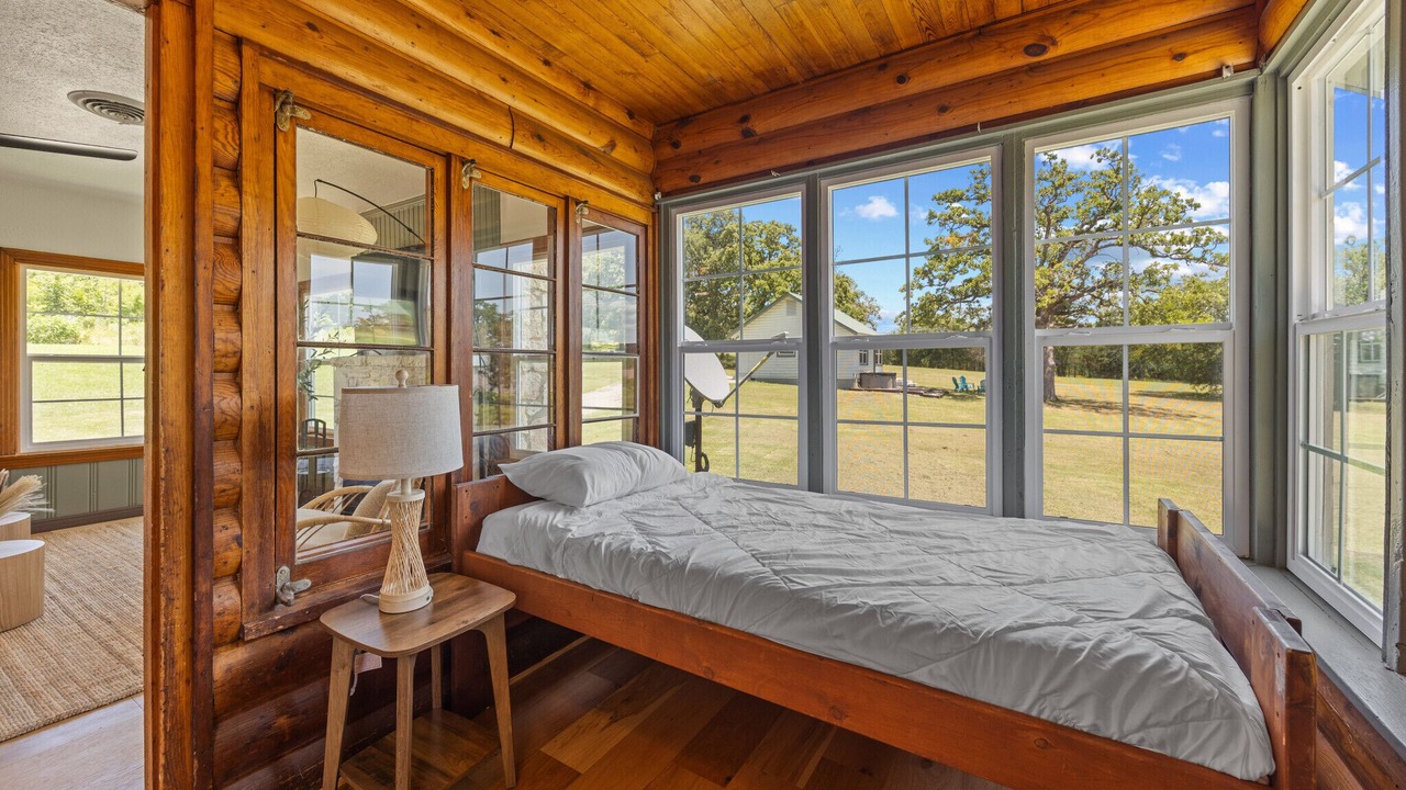 Photo of Bedroom in Madill