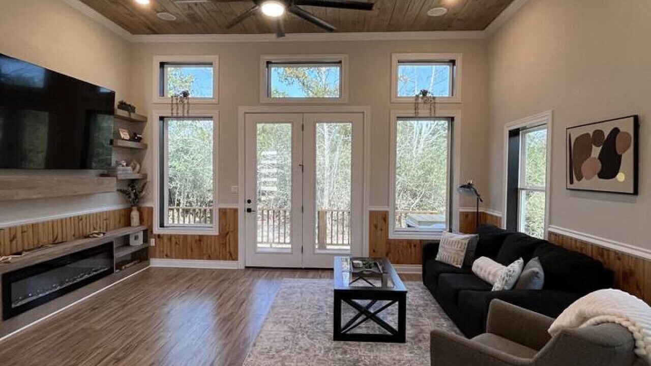 Photo of Livingroom in Cedar Creek