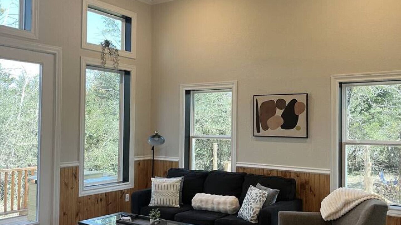 Photo of Livingroom in Cedar Creek