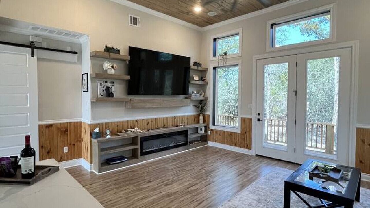 Photo of Livingroom in Cedar Creek