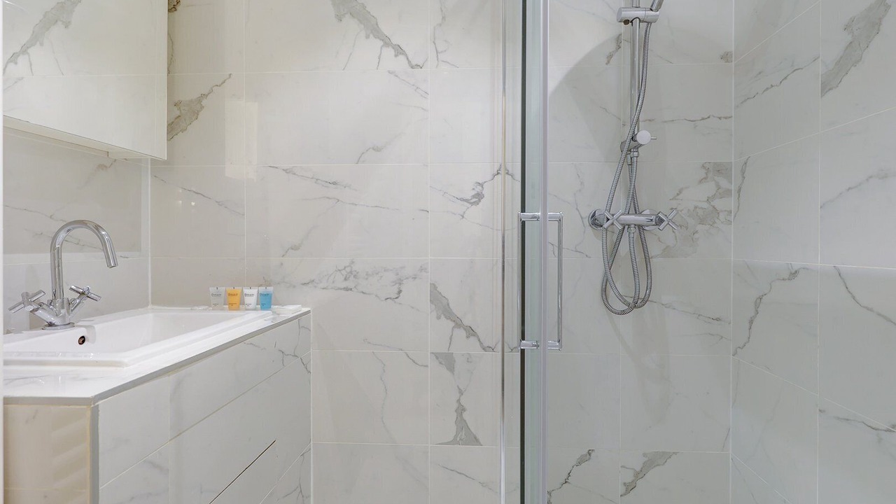 Photo of Bathroom in Quartier de l'Ecole-Militaire