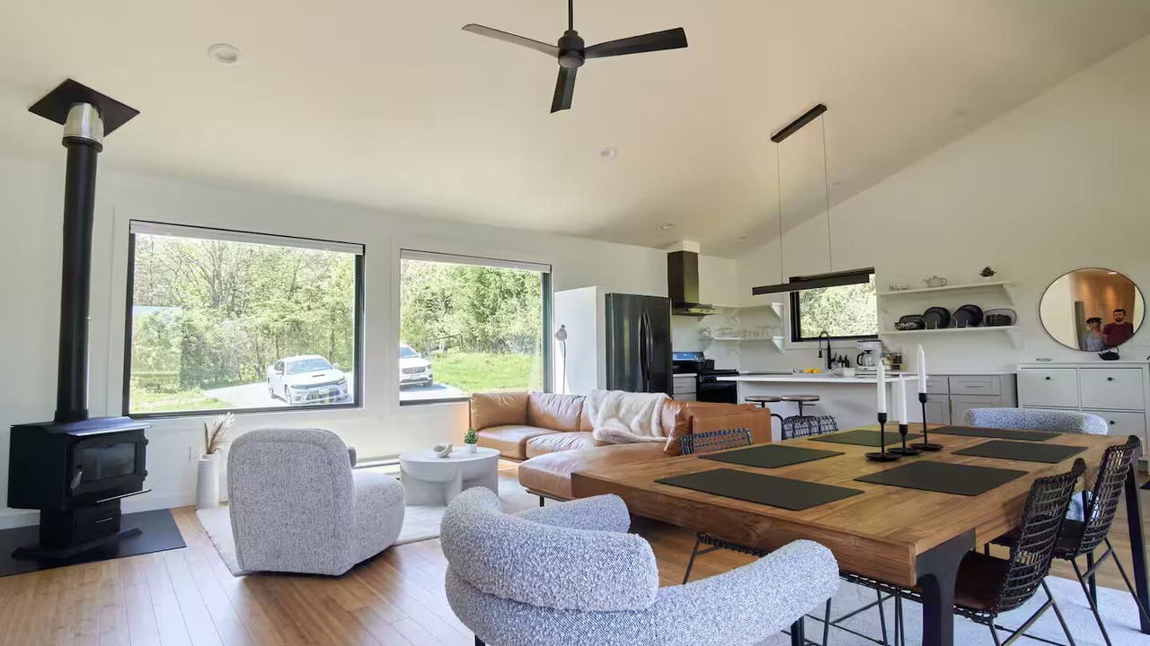 Photo of Livingroom in Jeffersonville