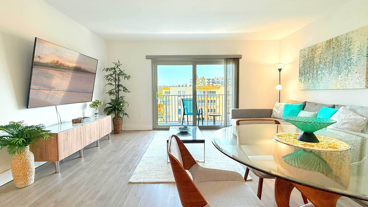 Photo of Livingroom in Eastern Shores
