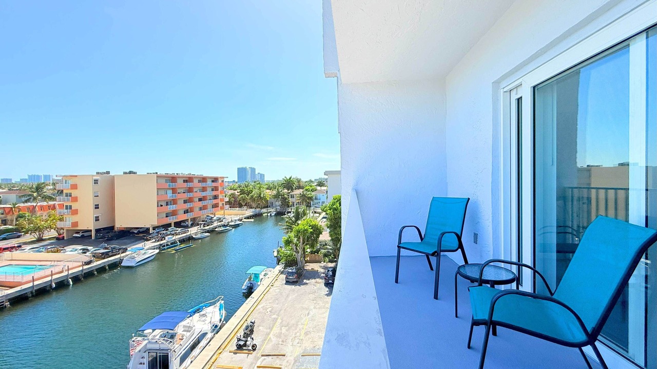 Photo of Patio Balcony in Eastern Shores