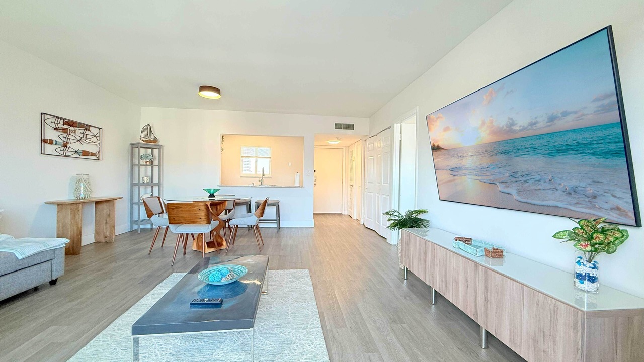 Photo of Livingroom in Eastern Shores