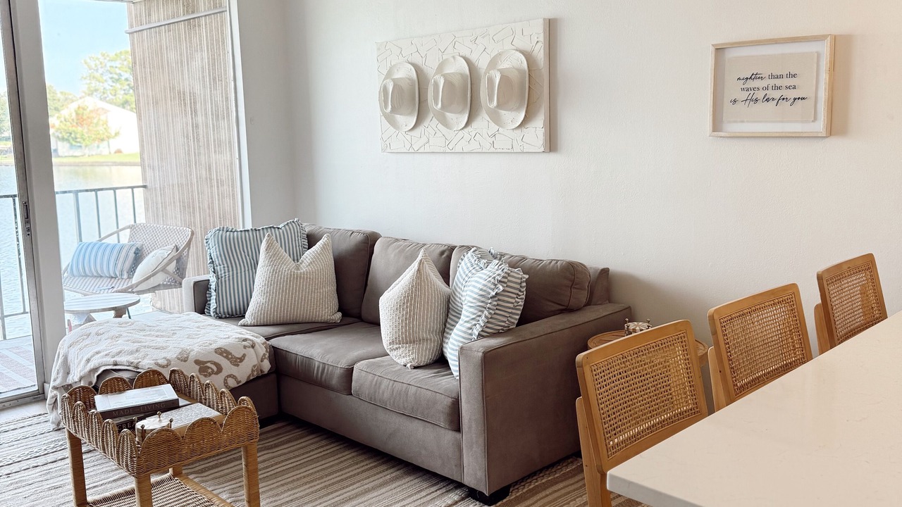 Photo of Livingroom in Walden on Lake Conroe
