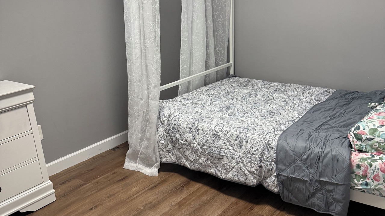 Photo of Bedroom in Lindenwood Park