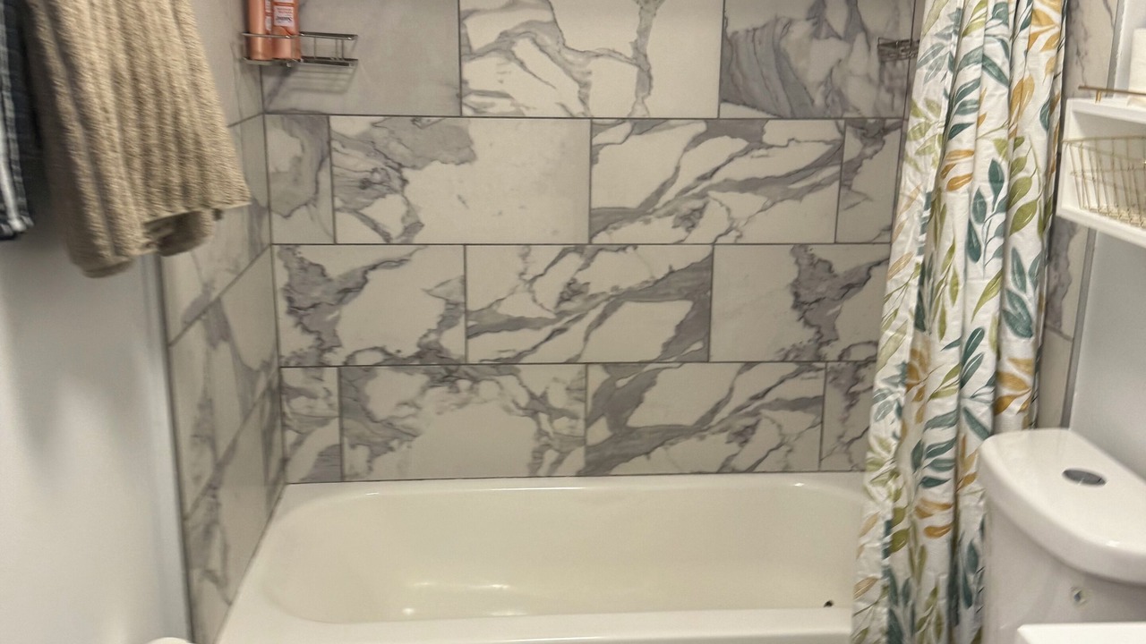 Photo of Bathroom in Lindenwood Park