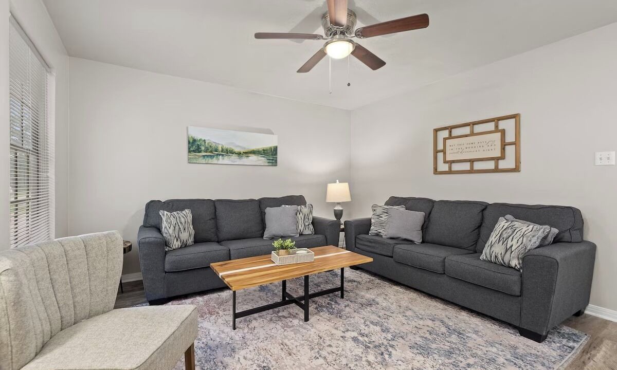 Photo of Livingroom in University Park