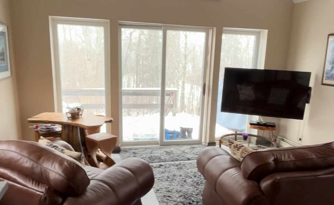 Photo of Livingroom in Onanole
