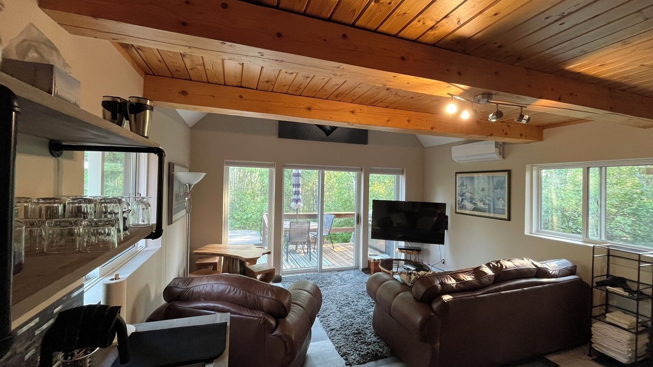 Photo of Livingroom in Onanole
