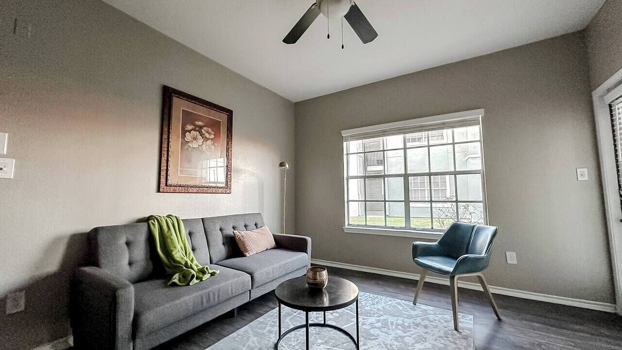 Photo of Livingroom in South Side