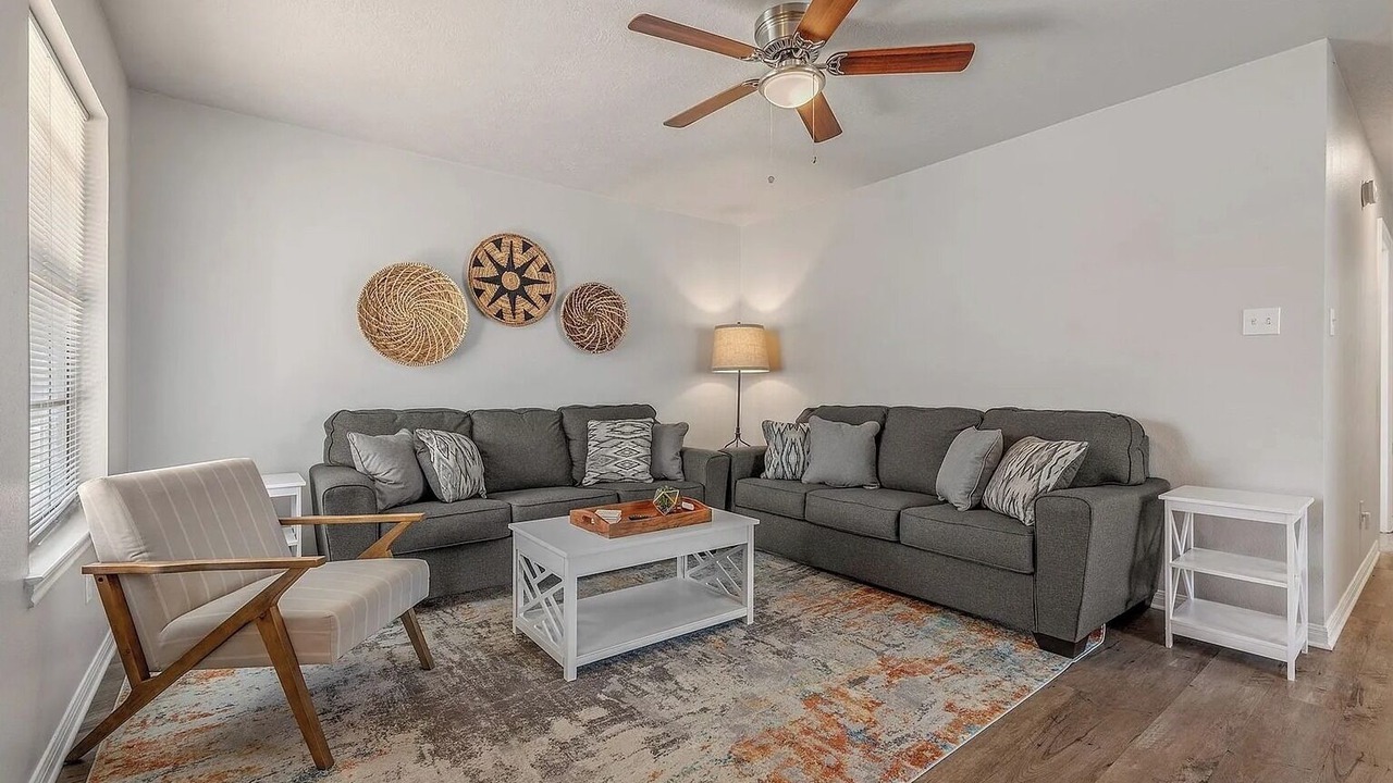 Photo of Livingroom in College Station