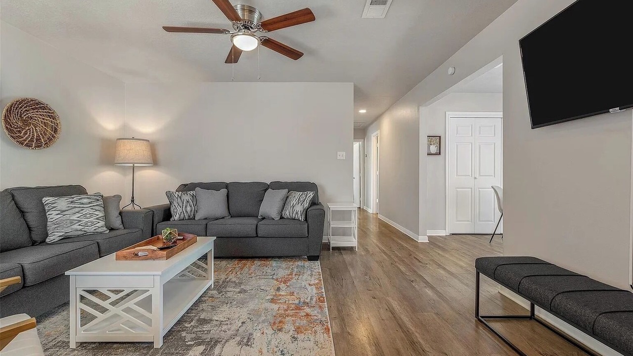 Photo of Livingroom in College Station
