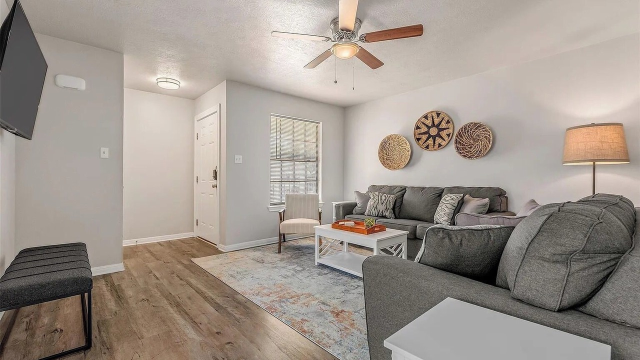 Photo of Livingroom in College Station